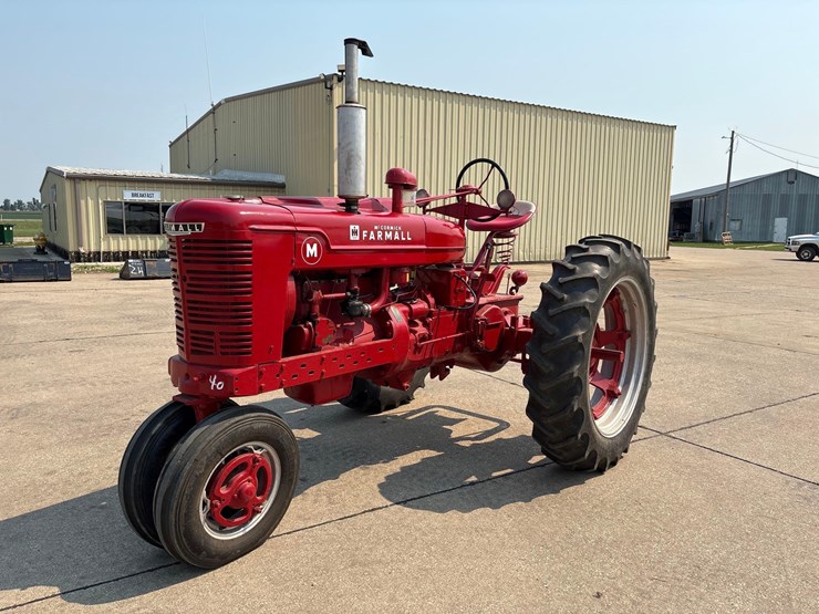 1949-farmall-m-tractor-image-1