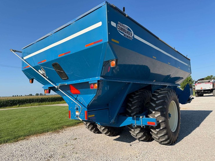 2002-kinze-1050-image-3