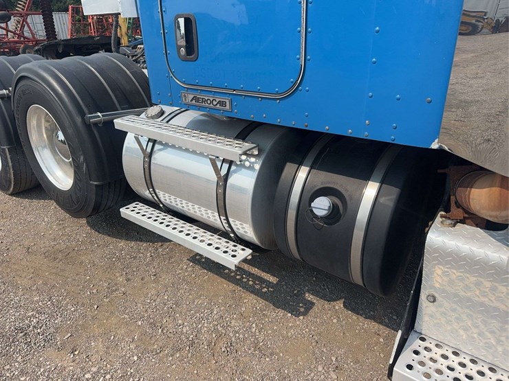 2012-kenworth-t800-image-5