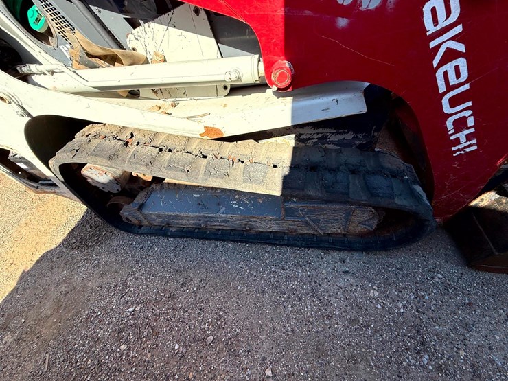 2020-takeuchi-tl8r2-image-12