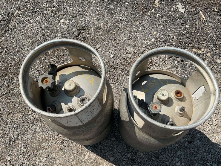 (2)-aluminum-propane-tanks-image-3