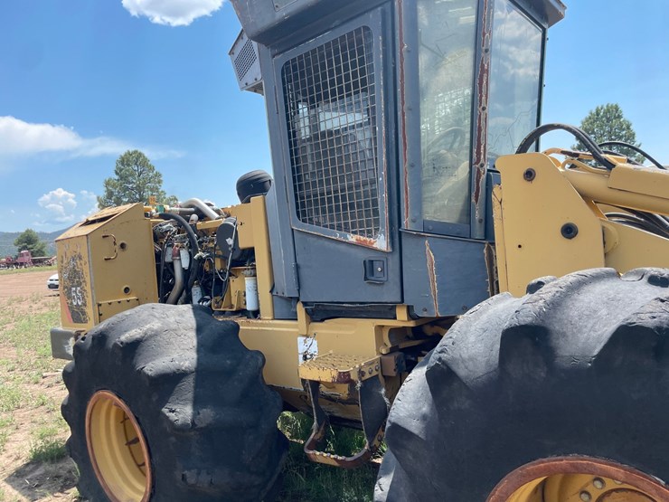 2010-caterpillar-553-image-22