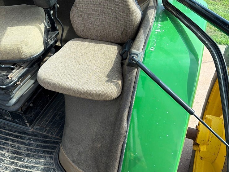 john-deere-8200-image-46