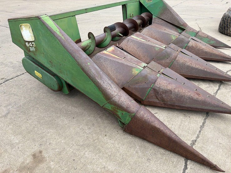 john-deere-444-image-16