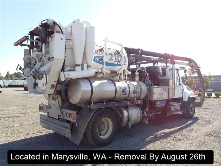 2016-freightliner-114sd-image-40