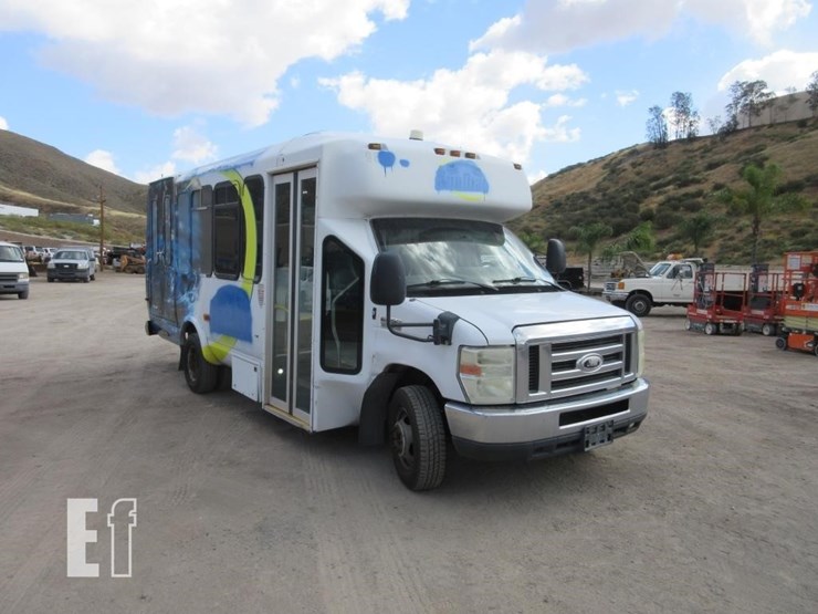 2016-ford-e450-image-2