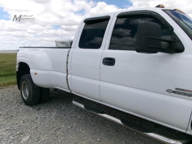 2001-chevrolet-silverado-3500-image-7