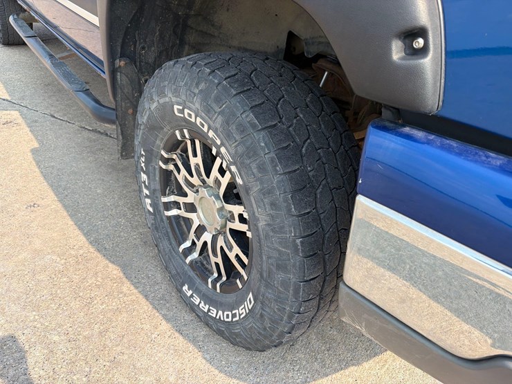 2004-chevrolet-silverado-1500-image-17