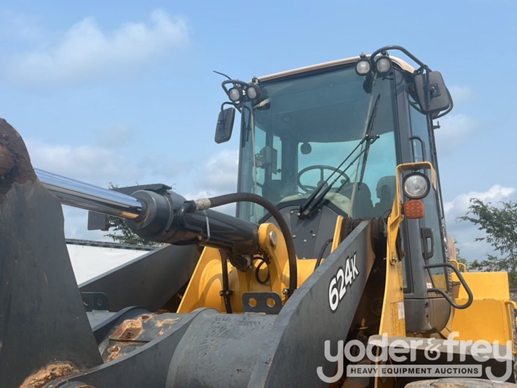 2014-deere-624k-image-14