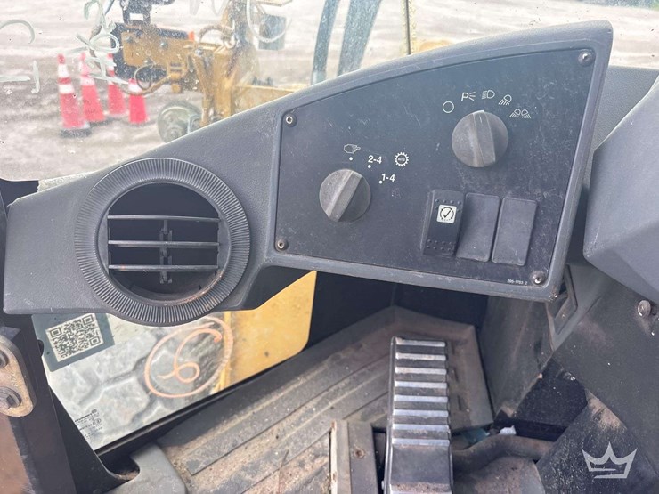 2007-caterpillar-938g-image-16