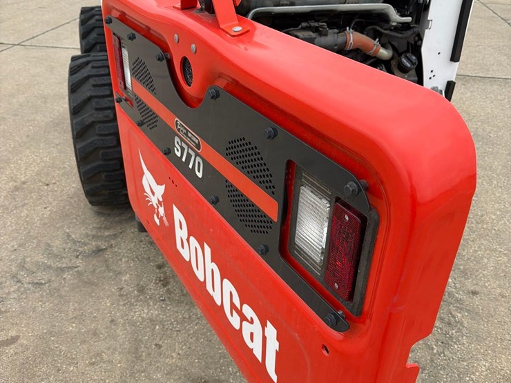2022-bobcat-s770-image-32