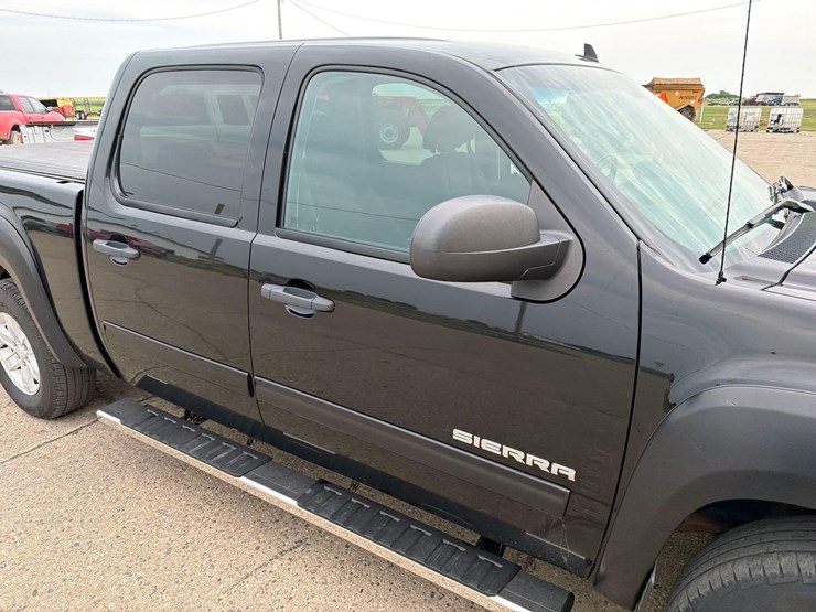 2012-gmc-sierra-1500-image-16