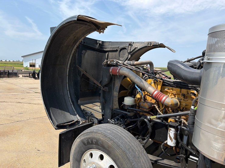 2007-peterbilt-379-image-36