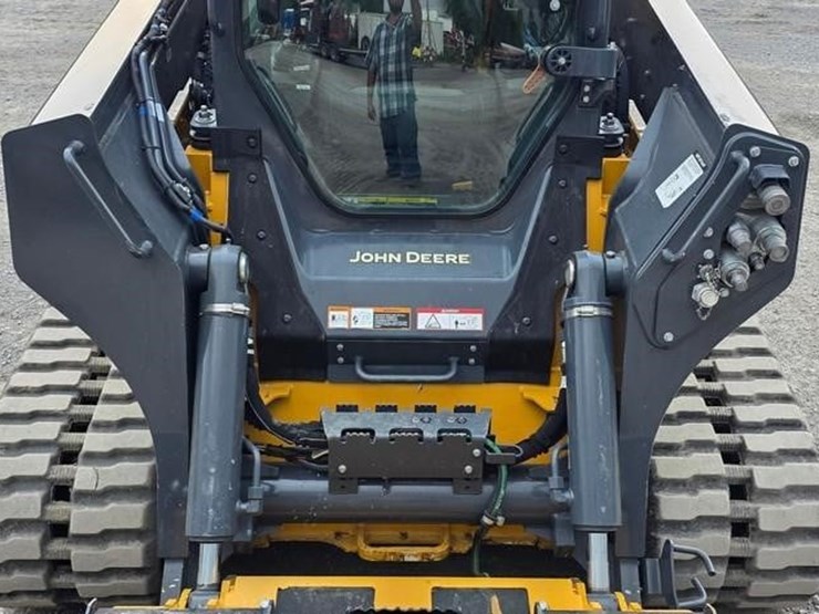 2025-deere-335-p-tier-image-38