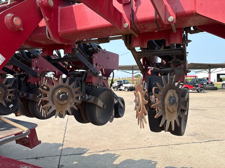 2011-case-ih-1240-image-35