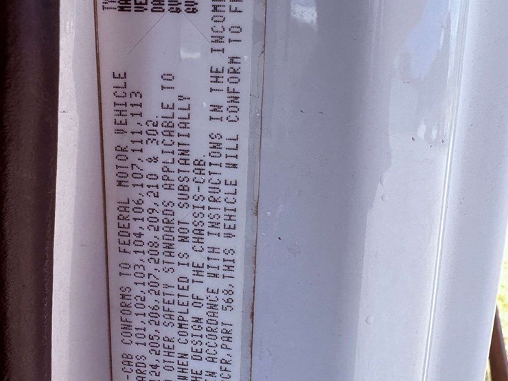 2006-freightliner-m2-106-image-59