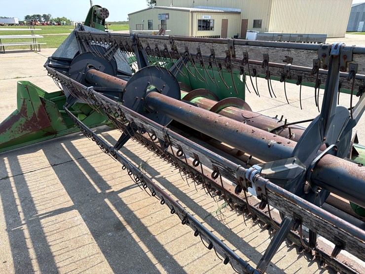 john-deere-216-image-15