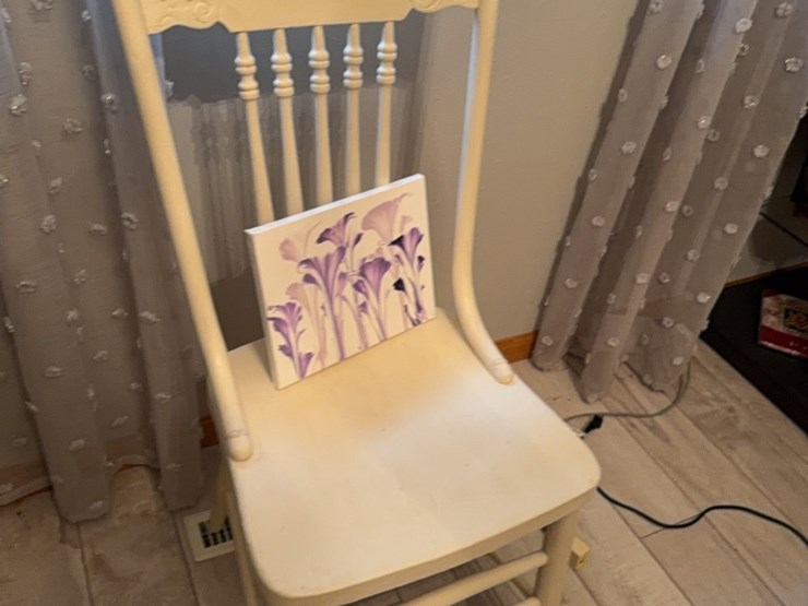 white-chair-with-painting-image-5