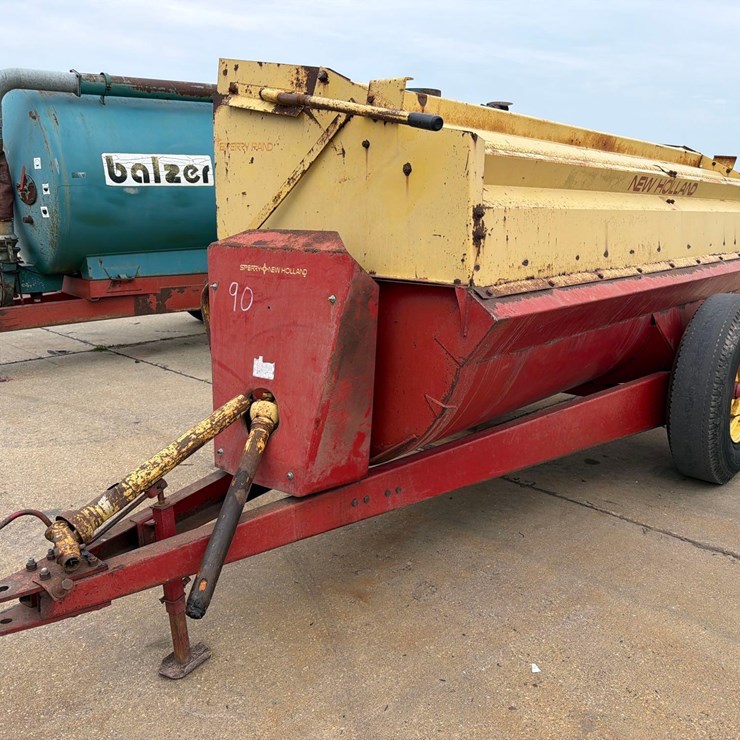 New Holland 365 Manure Spreader Slinger