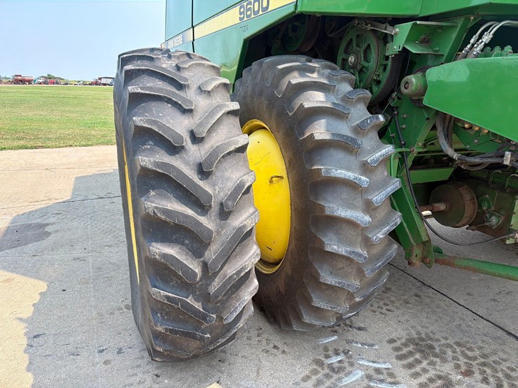 1991-john-deere-9600-image-15