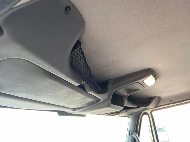 2003-international-durastar-4200-image-43