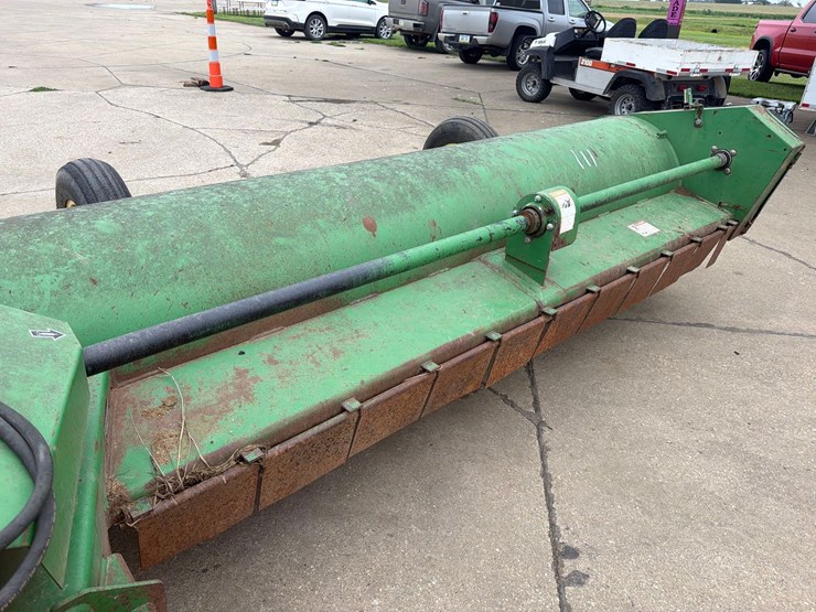 john-deere-220-image-12