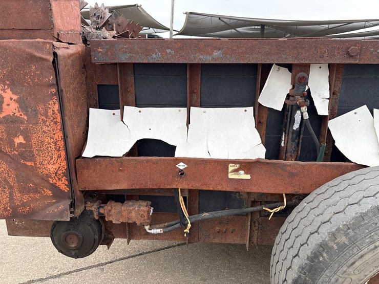 meyer-m425-manure-spreader-image-28