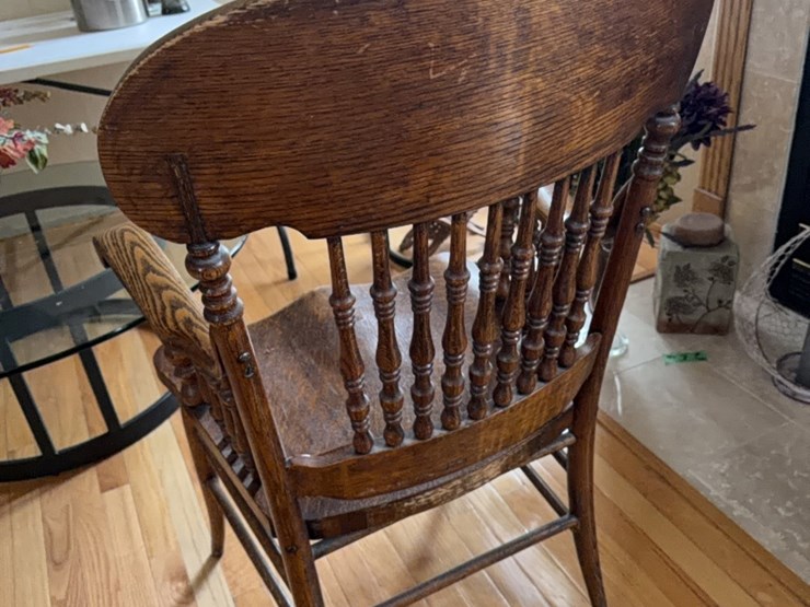 antique-oak-sitting-chair,-excellent-condition-image-9