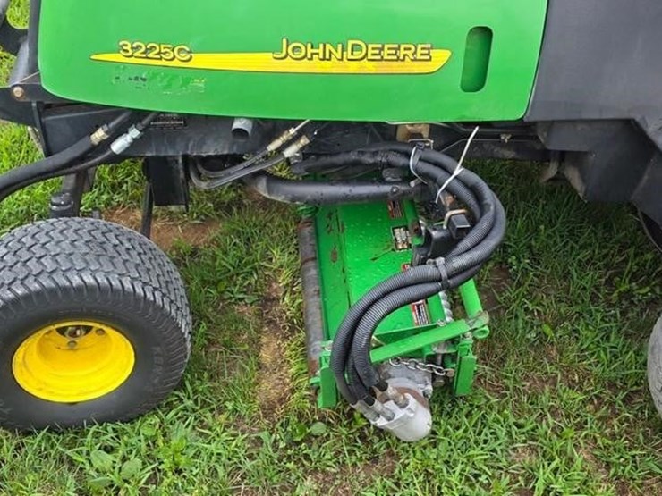 2005-john-deere-3225c-image-10