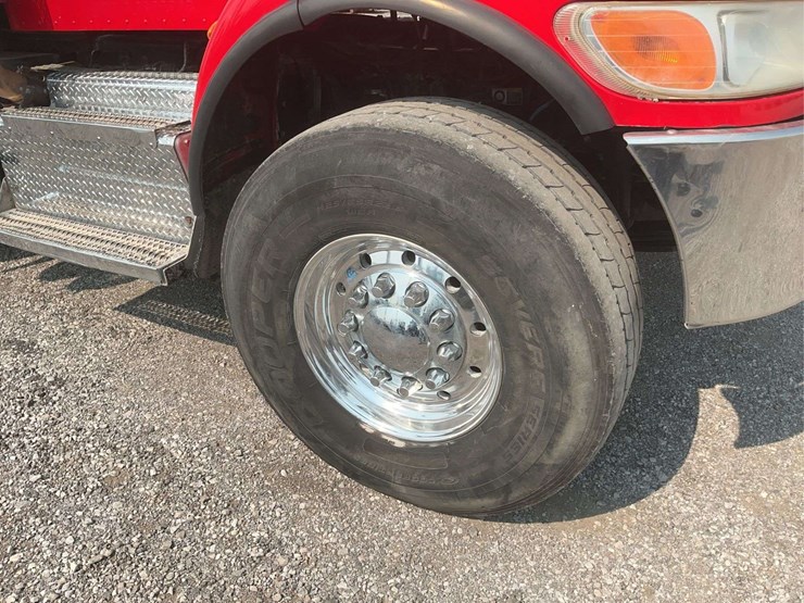 2017-peterbilt-348-image-23