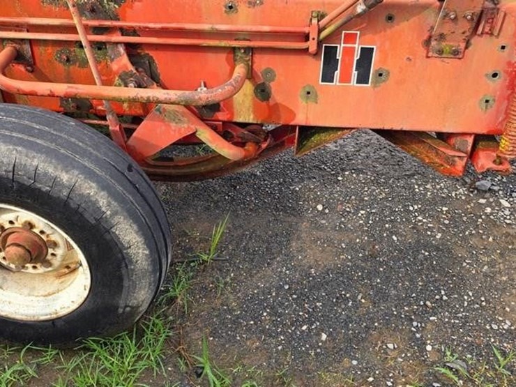 internatinal-435i-square-baler-image-20