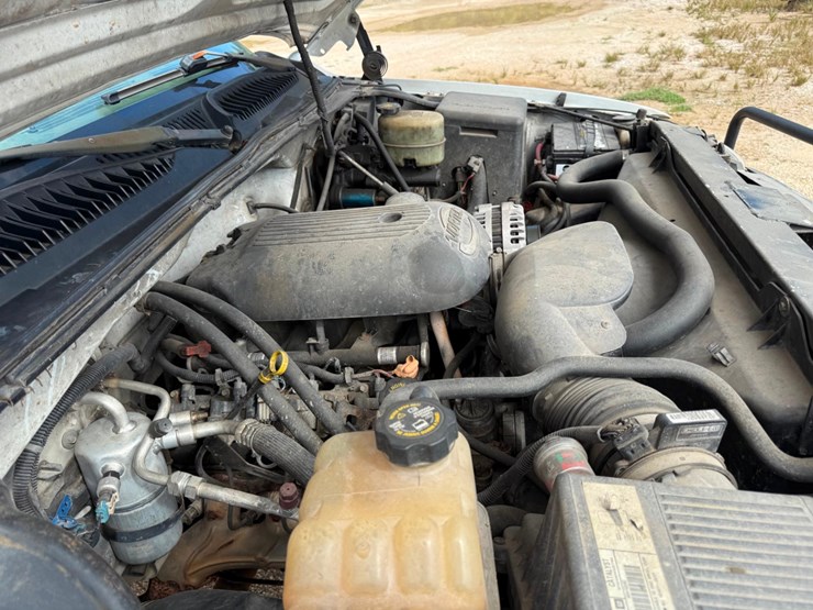 2002-gmc-2500hd-image-22