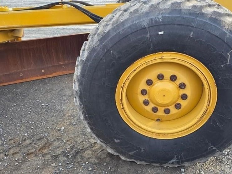 2020-caterpillar-140-image-44