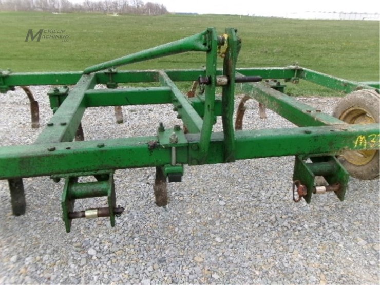 john-deere-100-image-11