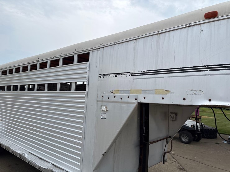1989-kiefer-built-7ft-x-22ft-aluminum-gooseneck-livestock-trailer-image-21