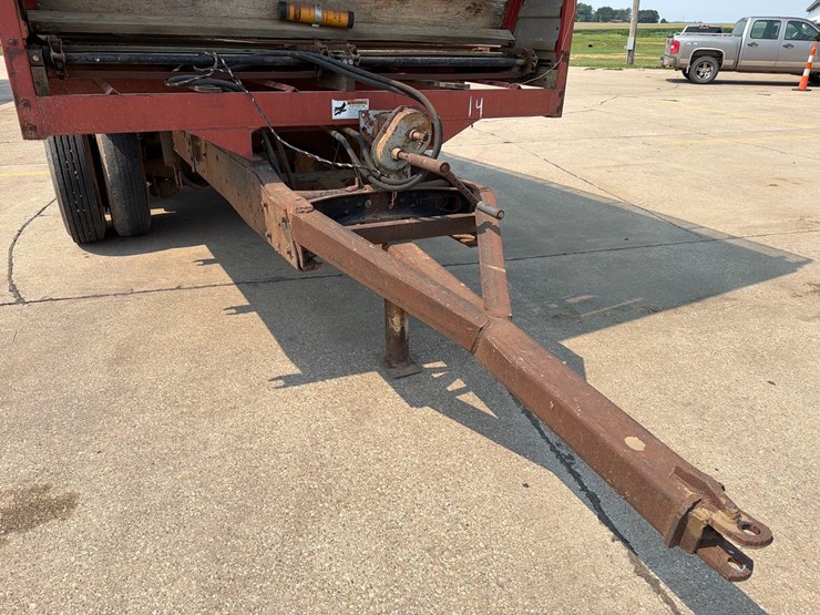 h&s-18ft-rear-unload-silage-wagon-image-9