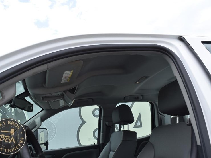 2018-chevrolet-silverado-2500hd-image-15