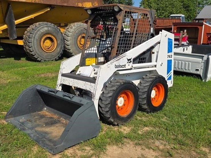 bobcat-743-image-2