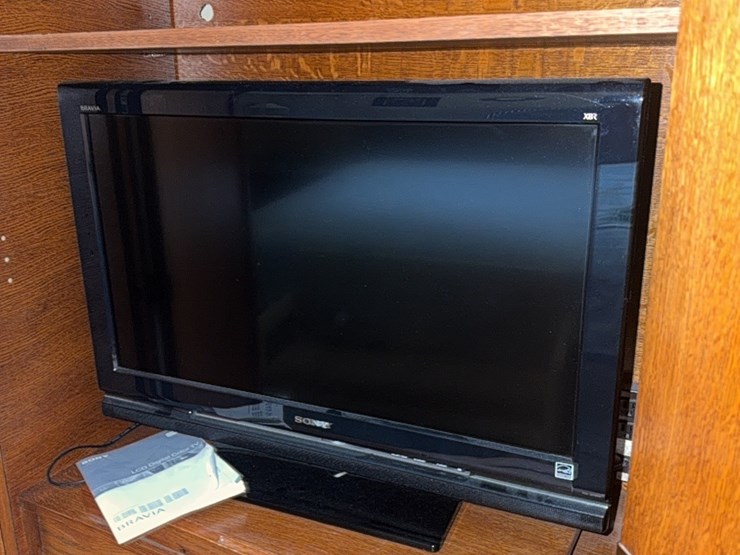 sony-flatscreen-tv-with-remote-and-owners-manual-image-2