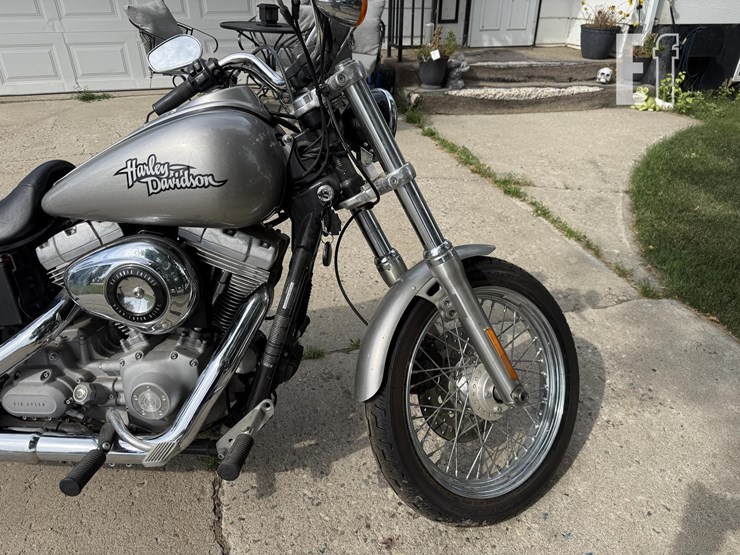 2009-harley-davidson-dyna-super-glide-image-3