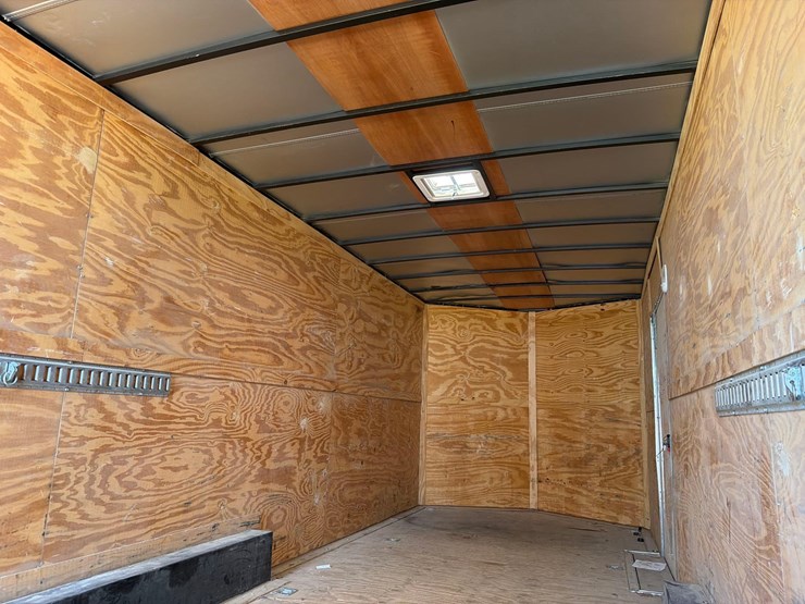 2018-diamond-100”-x-24ft-bumper-hitch-enclosed-trailer-image-28