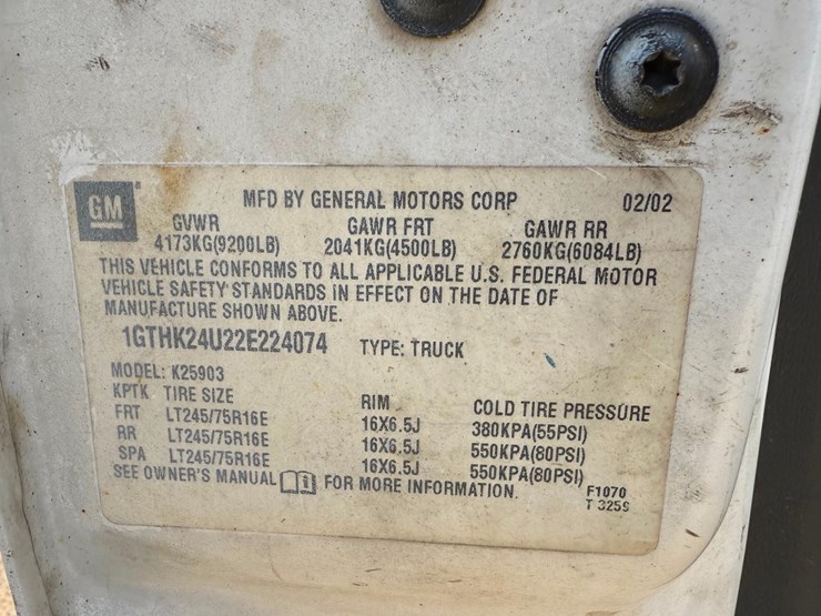 2002-gmc-2500hd-image-33