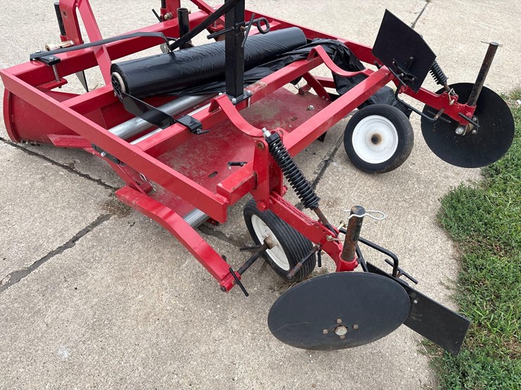 3pt-compact-raised-bed-mulch-layer-image-14