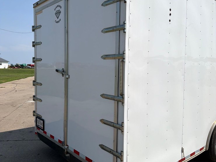 2018-diamond-100”-x-24ft-bumper-hitch-enclosed-trailer-image-5