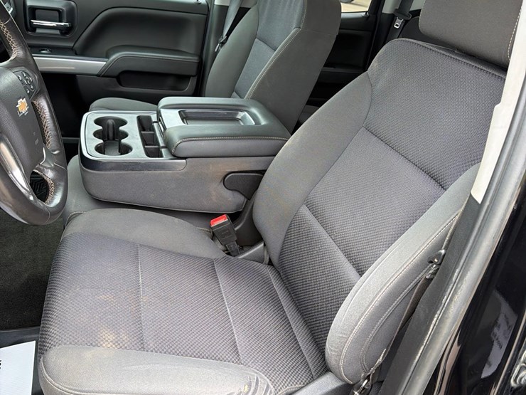 2018-chevrolet-1500-image-31