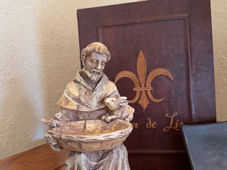 decor-for-top-of-curio-cabinet-image-11
