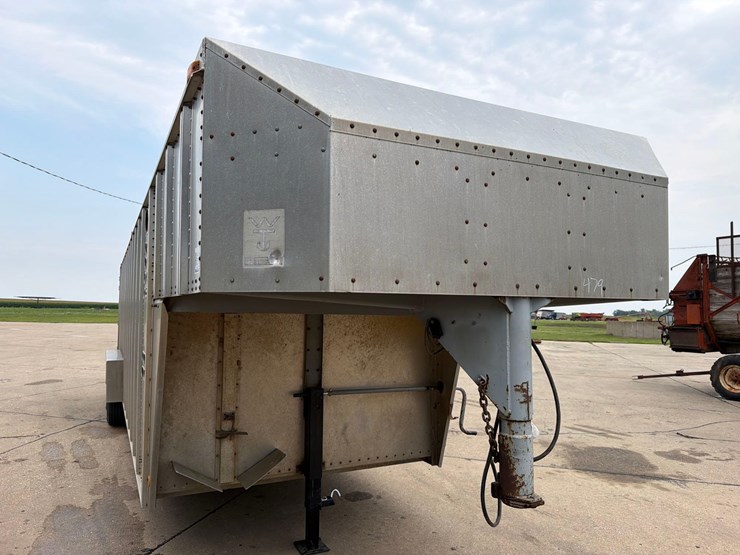 1991-wilson-livestock-trailer-image-15