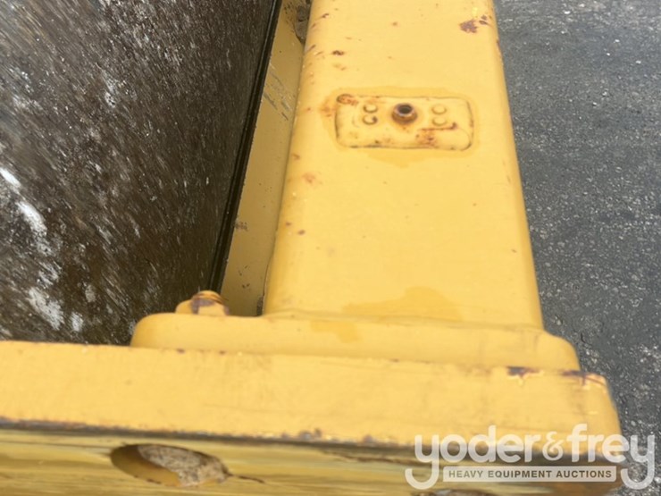 2016-caterpillar-cs56b-image-38