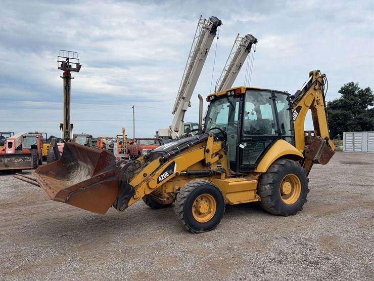 caterpillar-420e-it-image-1