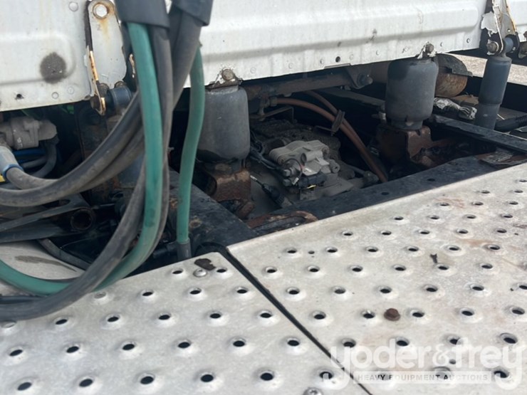 2018-freightliner-cascadia-113-image-21